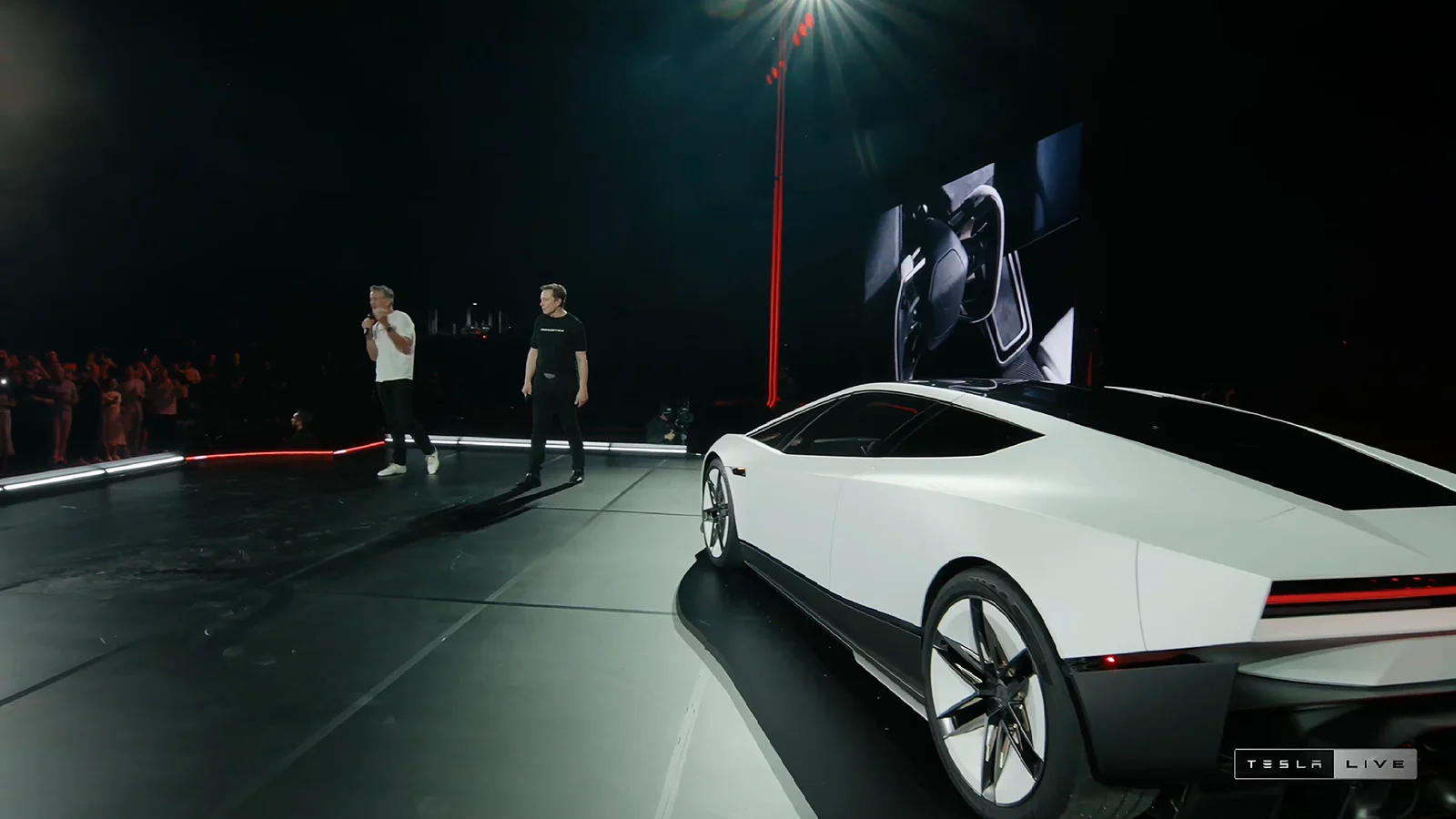 Tesla Roadster tại sự kiện ra mắt. Ảnh: khung hình từ buổi phát trực tiếp Tesla Live ngày 15/10/2026