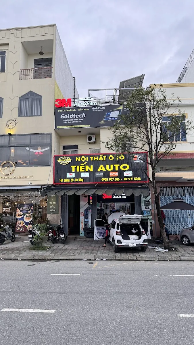 Mặt tiền Tiến Auto